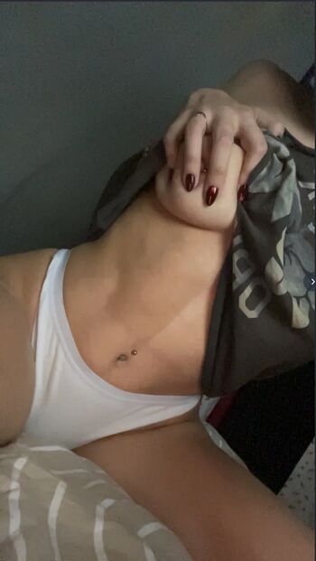 Full leaked Iris babyy private onlyfans photo