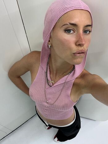 Full leaked Iris law private onlyfans photo