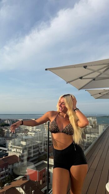 Full leaked Iris vallaranii page private onlyfans photo