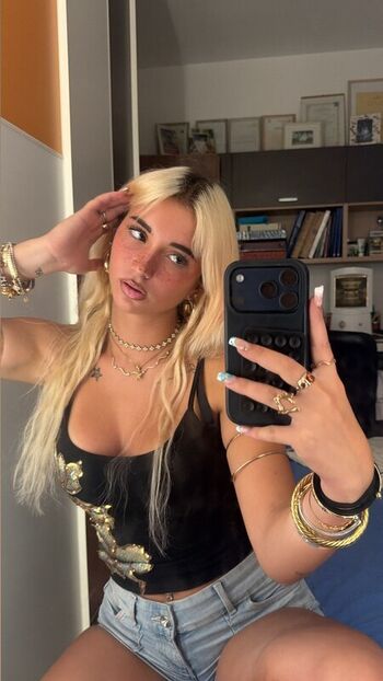 Full leaked Iris vallaranii private onlyfans photo