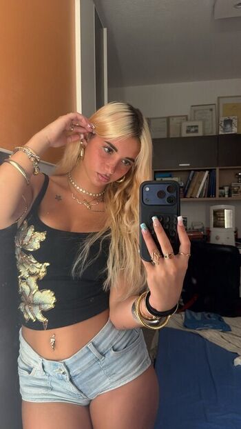 Full leaked Iris vallaranii private onlyfans photo