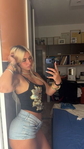 Full leaked Iris vallaranii private onlyfans photo