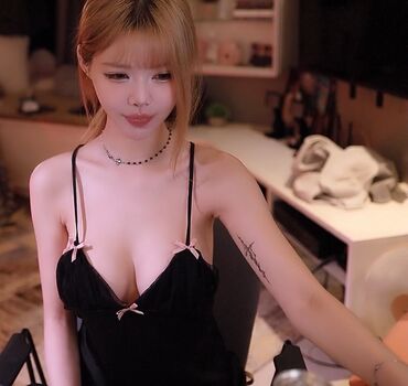 Full leaked Irissiri page private onlyfans photo