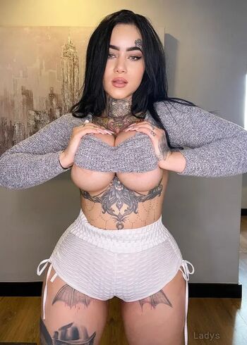 Full leaked Isavip model private onlyfans photo