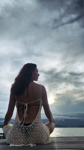 Isis Valverde