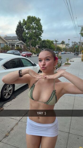 Full leaked Issadaviss private onlyfans photo
