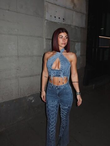 Full leaked Italian girls private onlyfans photo