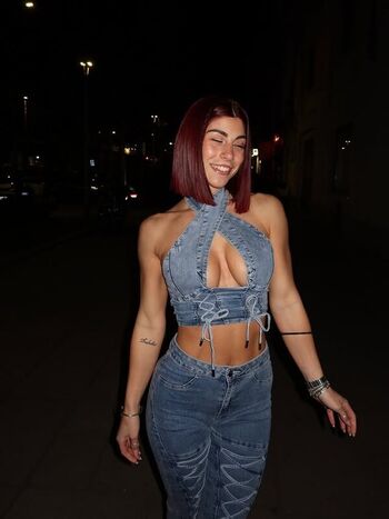 Full leaked Italian girls private onlyfans photo