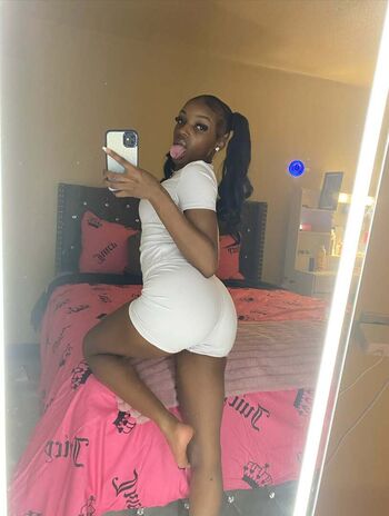 Full leaked Itsamillionbby private onlyfans photo