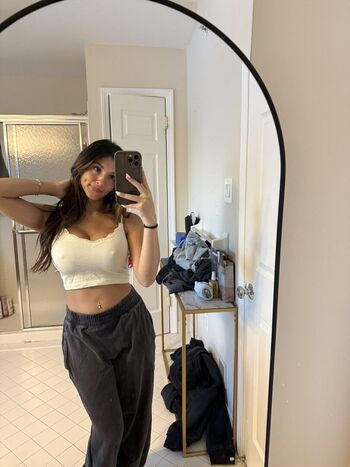 Full leaked Itsellabailey private onlyfans photo
