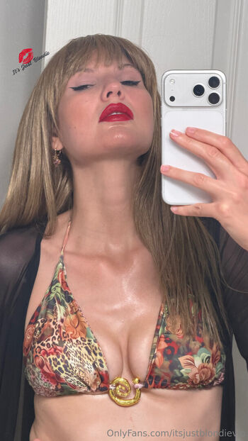 Full leaked Itsjustblondie private onlyfans photo