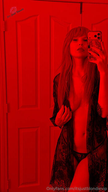 Full leaked Itsjustblondie private onlyfans photo