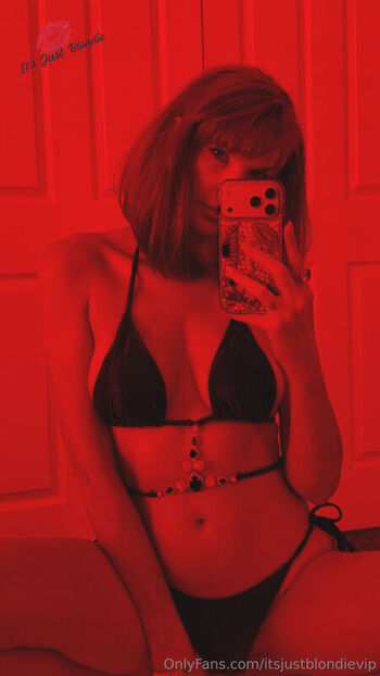 Full leaked Itsjustblondie private onlyfans photo