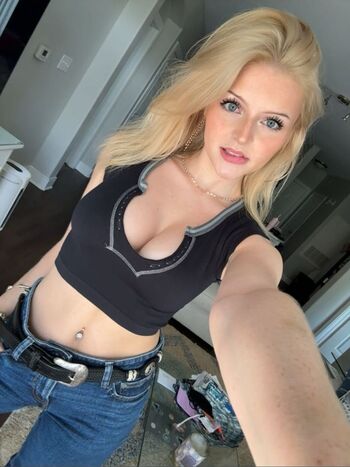 Full leaked Itsmegiaaa private onlyfans photo