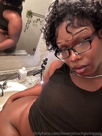 itsverymuchgivingggg