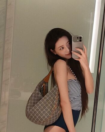 Full leaked Itzy all in us private onlyfans photo