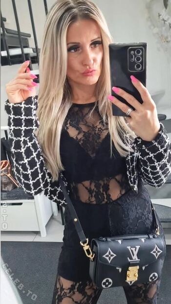 Iva Blondie