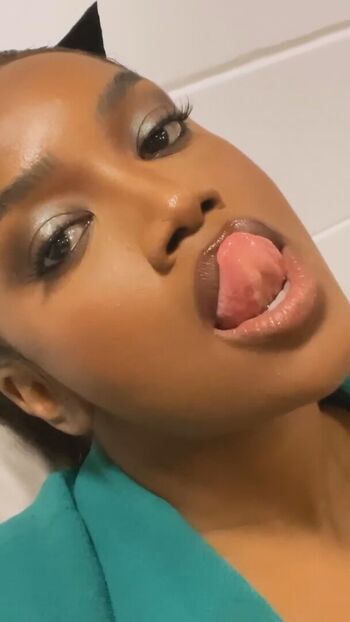 Full leaked Iza cantora private onlyfans photo