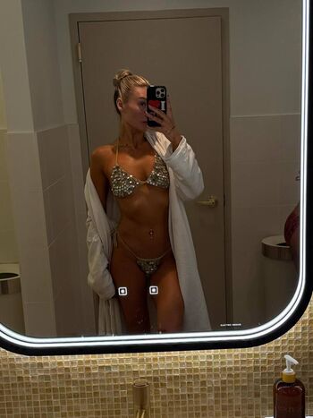 Full leaked Izzi dame page private onlyfans photo