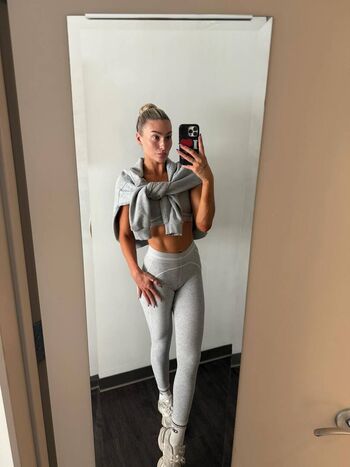 Full leaked Izzi dame page private onlyfans photo