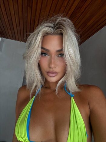 Full leaked Izzi dame page private onlyfans photo