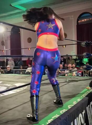 Izzy Moreno / ItsIzzyMania