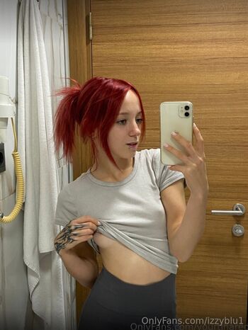 Full leaked Izzyblu page private onlyfans photo