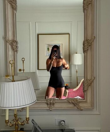 Full leaked Izzyflannery private onlyfans photo