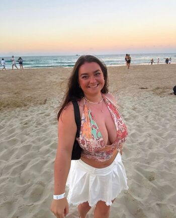 Full leaked Izzylareina private onlyfans photo