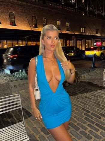 Full leaked Izzytaffs private onlyfans photo