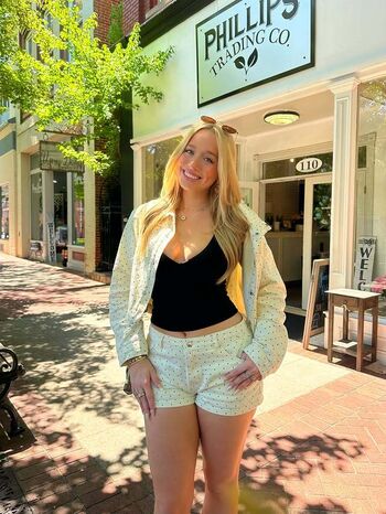 Full leaked Jade wells private onlyfans photo