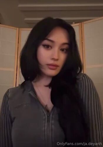 JadeyAnh