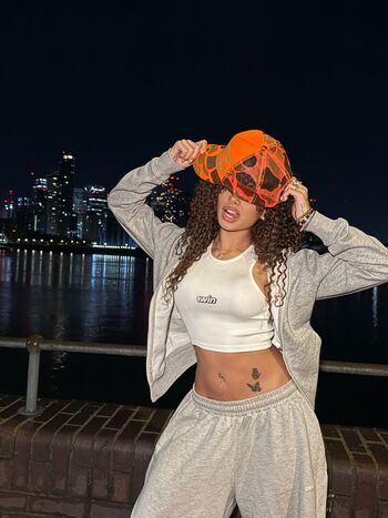 Full leaked Alexa throat/ private onlyfans photo