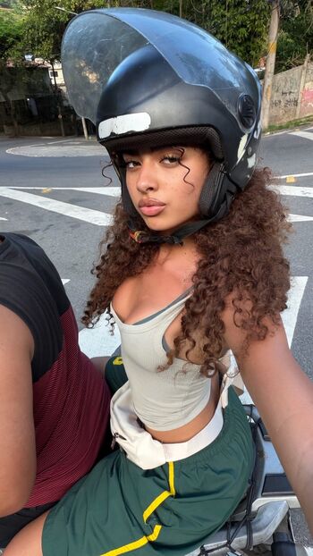 Full leaked Bustyciara/ private onlyfans photo