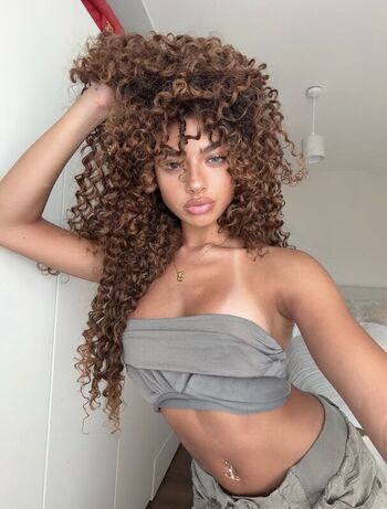 Full leaked Natseleen/ private onlyfans photo