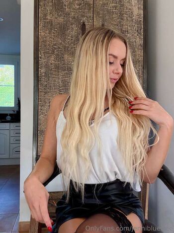 Full leaked Jenni blue private onlyfans photo