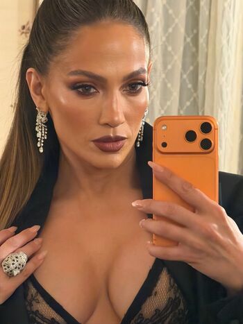 Full leaked Jennifer lopez page private onlyfans photo