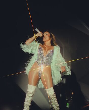 Full leaked Jennifer lopez private onlyfans photo