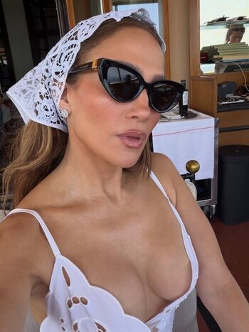 Full leaked Jennifer lopez private onlyfans photo