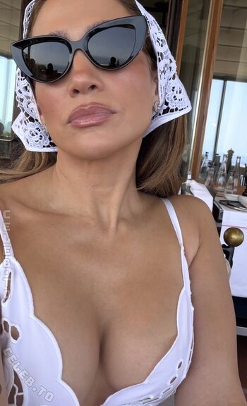 Full leaked Jennifer lopez private onlyfans photo