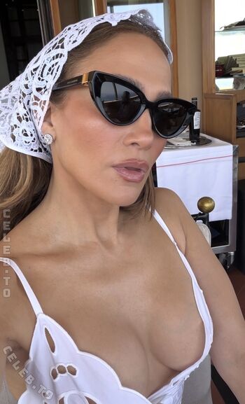 Full leaked Jennifer lopez private onlyfans photo