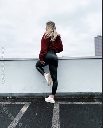 Julia_2122