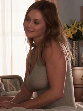 Julianna Guill