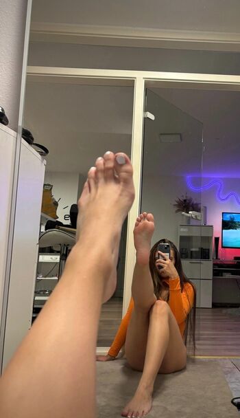 Full leaked Julinaa may page private onlyfans photo