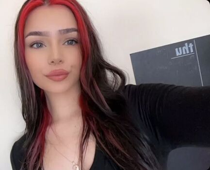 Full leaked Nina croft/ private onlyfans photo