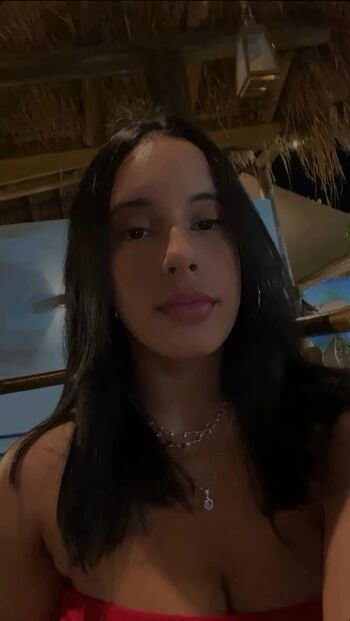 Full leaked Alane dias/ private onlyfans photo