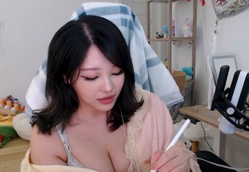 Full leaked Kang hee yoon page private onlyfans photo