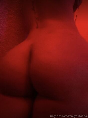 karelyruizoficial