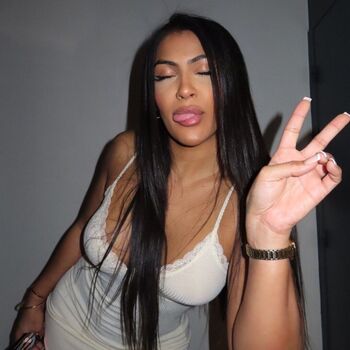 Full leaked Karima private onlyfans photo