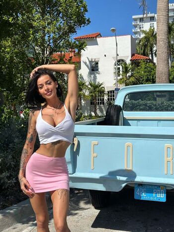 Full leaked Karinapetro private onlyfans photo